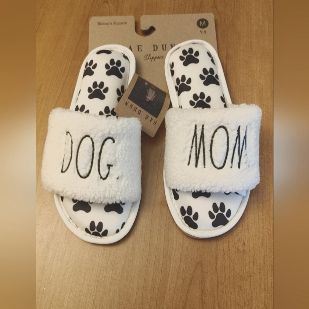 💥HOST PICK💥NWT Rae Dunn Dog mom cushioned slippers